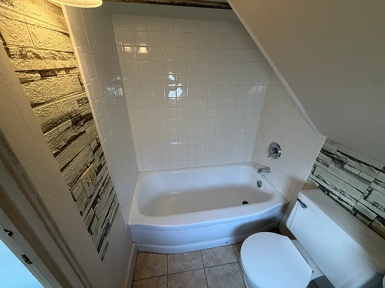 29 Lucy St #2 — Photo 6