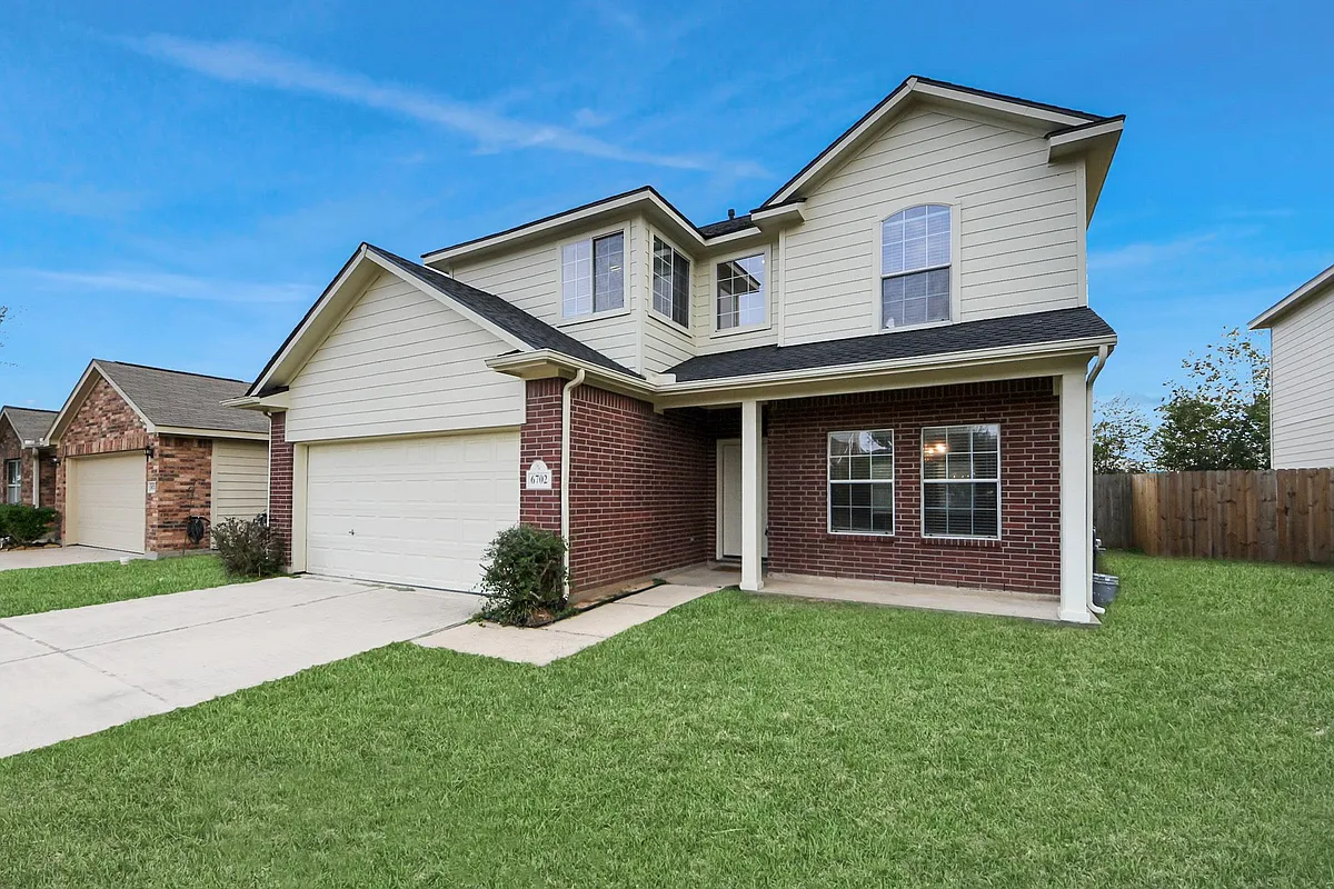 Building Photo - 6702 Albion Crescent Dr