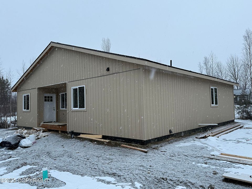 2nd image of 890 S Malemute Dr