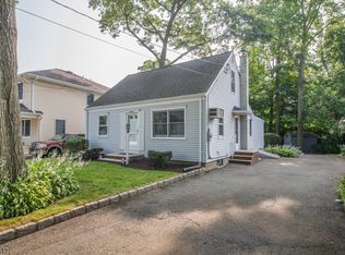 14 Hilltop Trl, Denville, NJ 07834