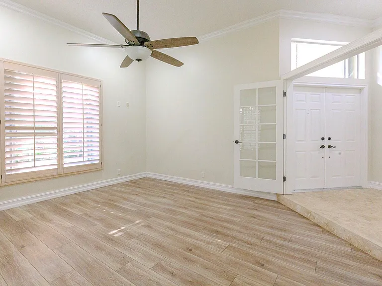 4082 Trenton Ave — Photo 3