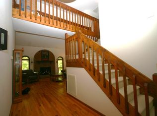 215 Cobblestone Dr, Chapel Hill, NC 27516