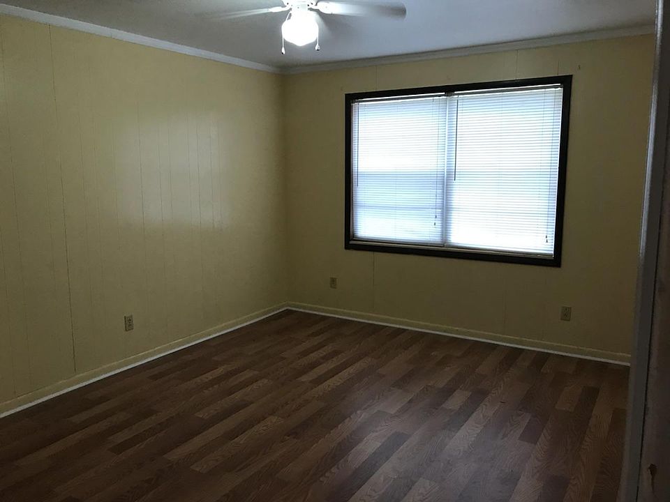 2nd image of 452 S Maple St