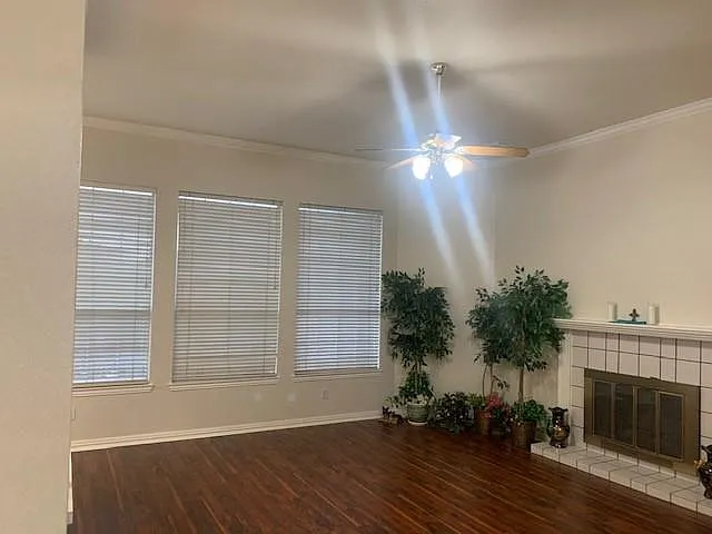 1027 Creek Bnd — Photo 3