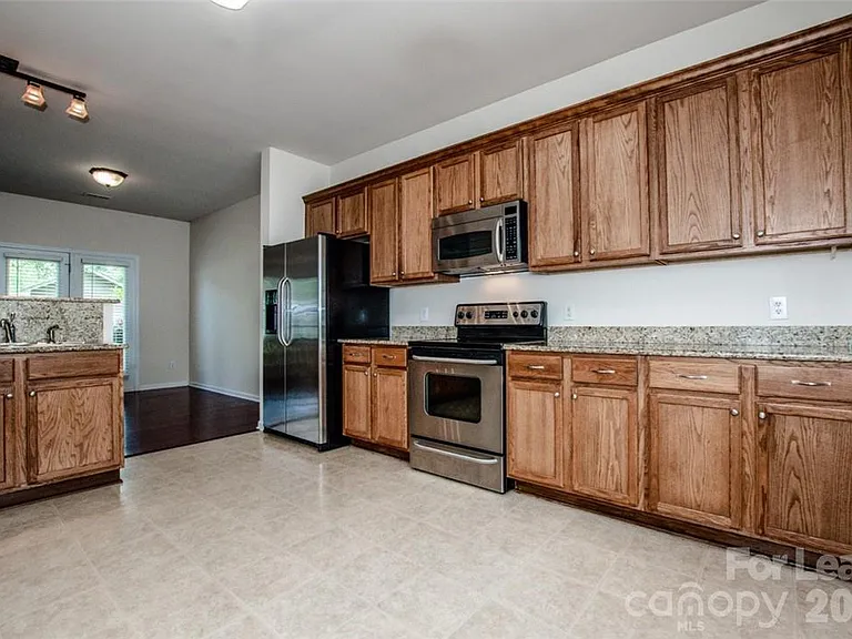 11133 Aprilia Ln — Photo 9