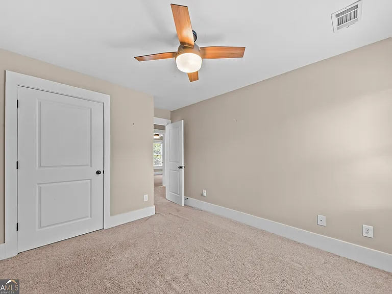 135 Idlewilde Dr — Photo 25