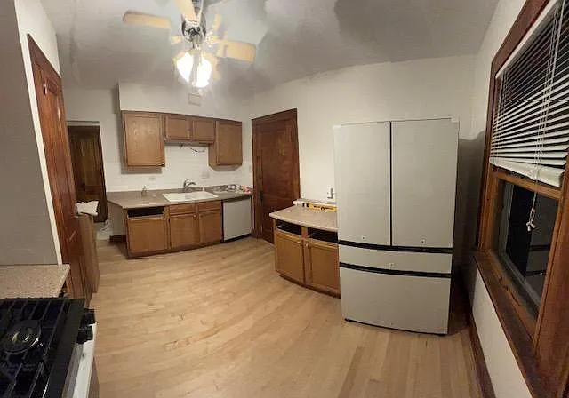 Updated Kitchen with new Samsung Bespoke Frig (beverage center and more), Stove (convection and more) and Dishwasher (quiet!).