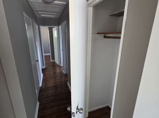 880 Derhake Rd, Florissant, MO 63033