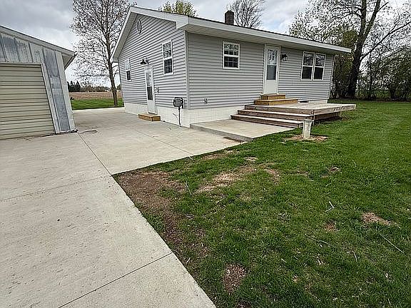 2nd image of 2630 W Russell Rd