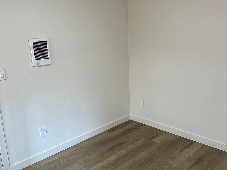 5066 Voltaire St #3 — Photo 14