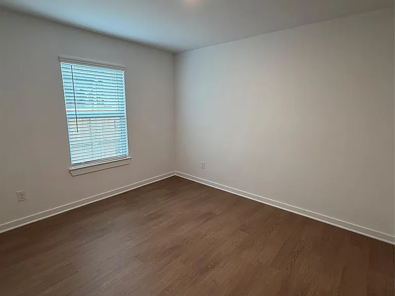 8123 Kay Harbor Dr — Photo 17