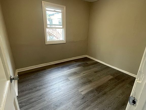 4th image of 2247 Connecticut St