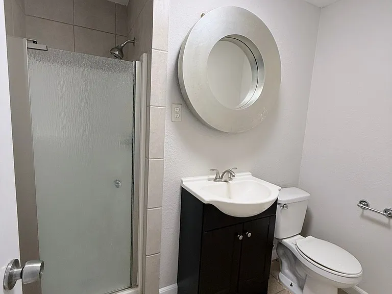 909 Rittenhouse St — Photo 3