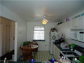 4th image of 34 Lois Ln