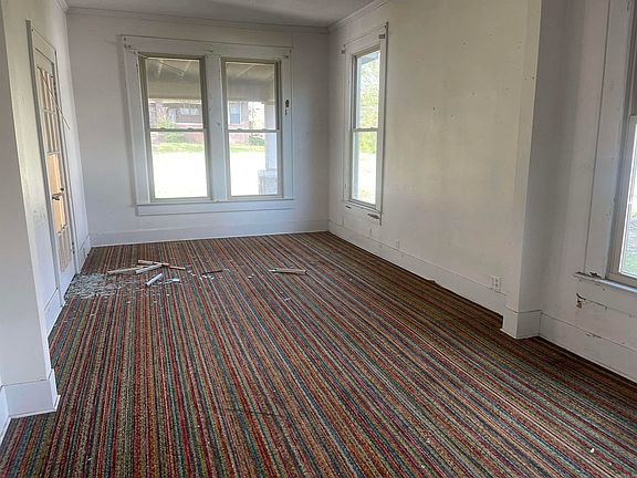 5th image of 621 W Heynecker Ave