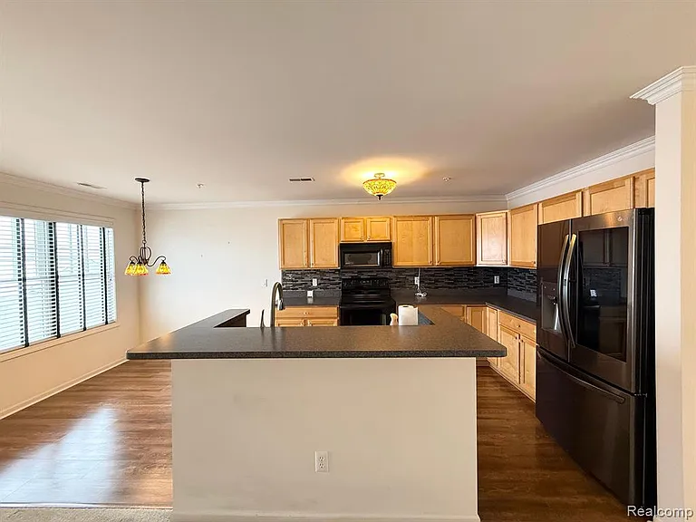 3930 Forester Blvd — Photo 8