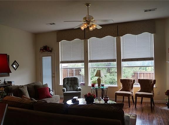 3rd image of 4004 Caldwell Ave