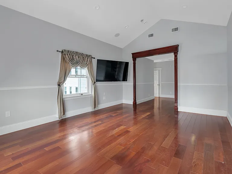 711 Academy Ave #2 — Photo 3