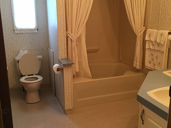 5th image of 907 Pembrooke Ln