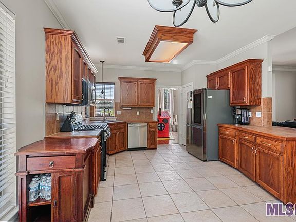 5th image of 15327 Stone Hedge Dr