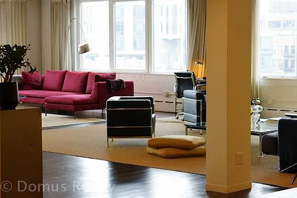 Rented by Domus Realty | media 7