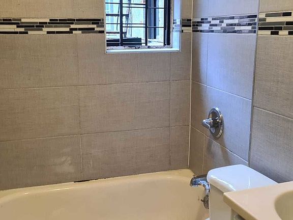 3rd image of 600 Hancock St #33H