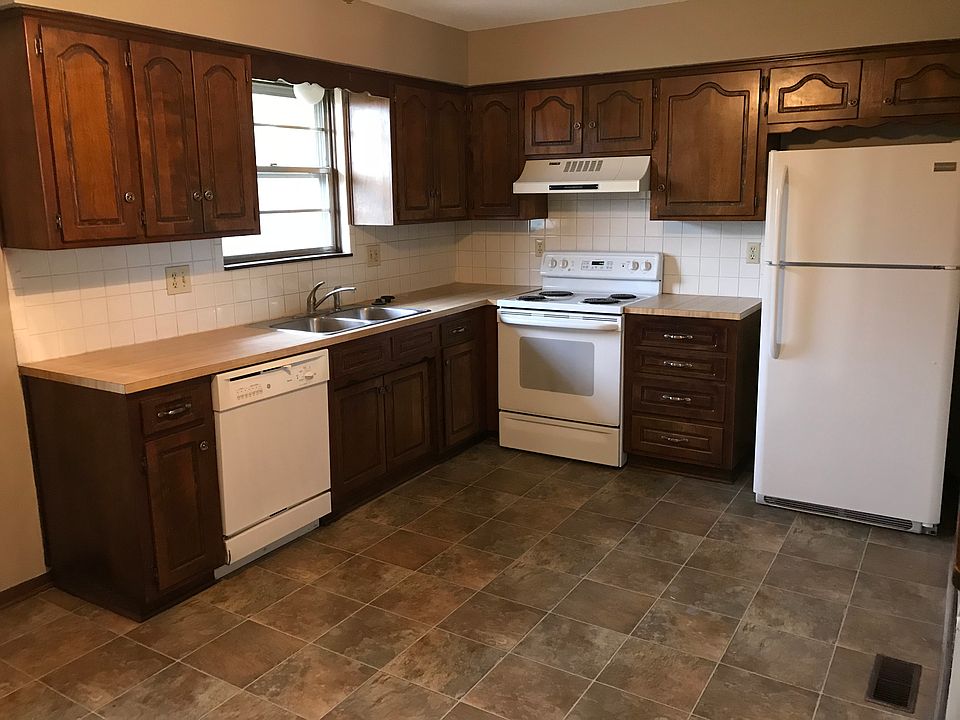 1st image of 16513 W 123rd St