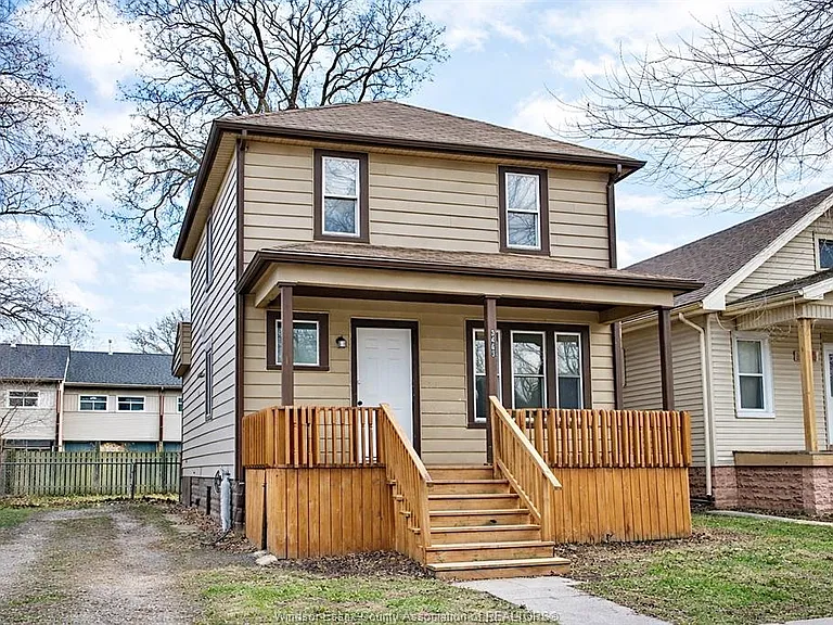 3463 Harris St — Photo 2