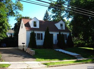 91 E Prospect St, Waldwick, NJ 07463