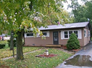 2612 Forestwood Dr, McHenry, IL 60051
