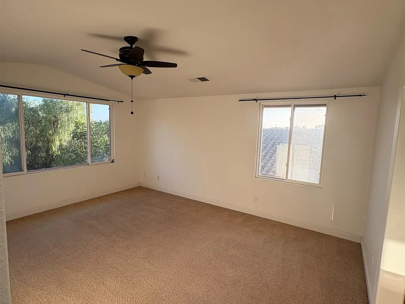 4 bed, 3.0 bath, 2179 sqft, $4,500 — Photo 4