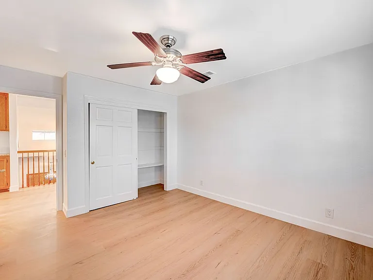 2916 W Oakey Blvd — Photo 18
