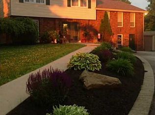 1020 Timber Ridge Dr, Pittsburgh, PA 15239