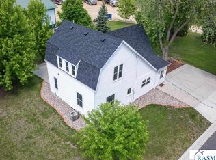 105 1st St S, Elysian, MN 56028