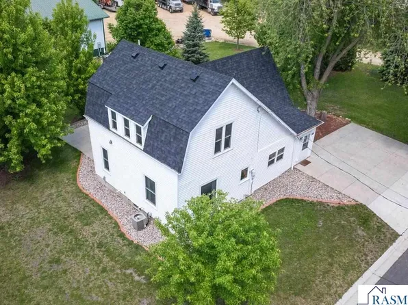 105 1st St S, Elysian, MN 56028