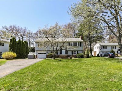 128 Prudence Dr, Stamford, CT, 06907