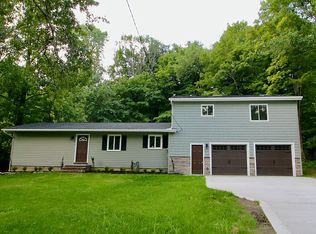 7851 Birchwood Dr, Chesterland, OH 44026