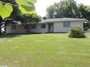 17 Windmill Ln, Stuarts Draft, VA 24477