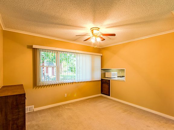 4th image of 2916 Dartmouth Dr