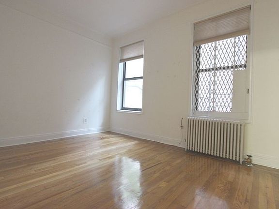 4th image of 210 E 38th St APT 2A