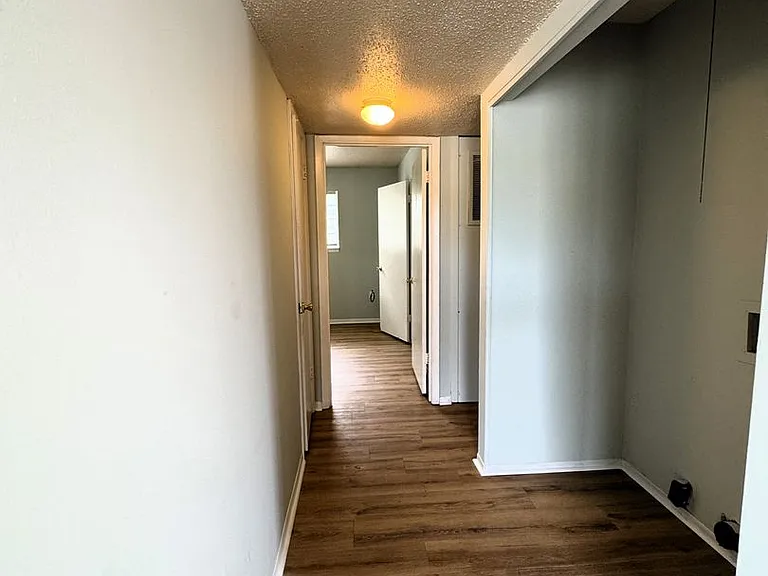 2226 Jonathan Dr NW #C — Photo 8