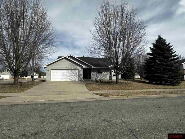597 Ivy Ln, North Mankato, MN 56003