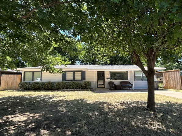 908 Fairview St, Graham, TX 76450