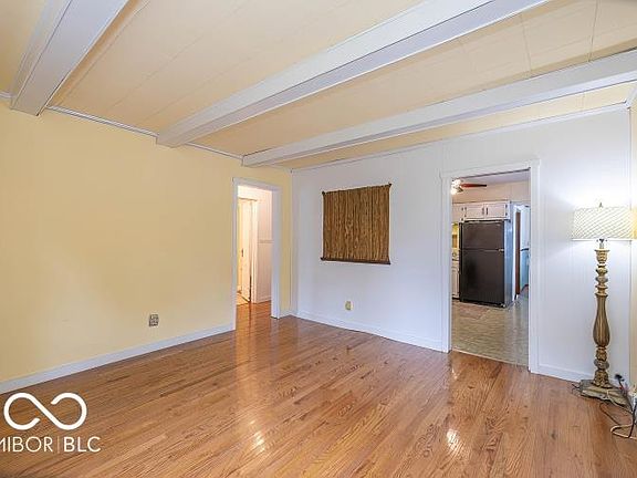 5th image of 611 S Worth Ave