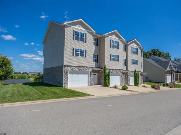 120 Red Oak Ln, Morgantown, WV 26501