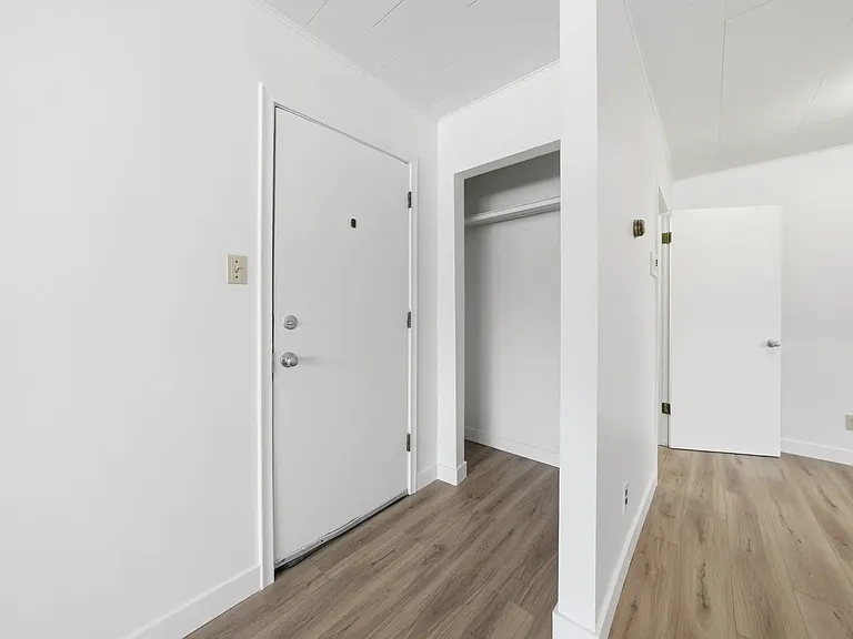 3838 Retallack St #6 — Photo 5