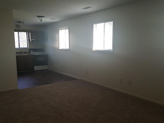 2nd image of 116 Edgeway Dr APT 5