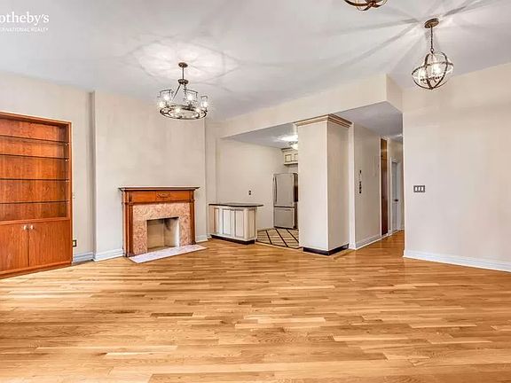 3rd image of 27 W 69th St #1