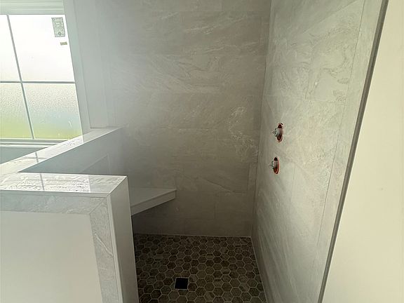 3rd image of 114 Durham Dr
