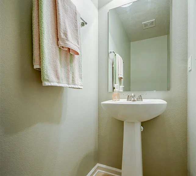 159 Crete Ct — Photo 8
